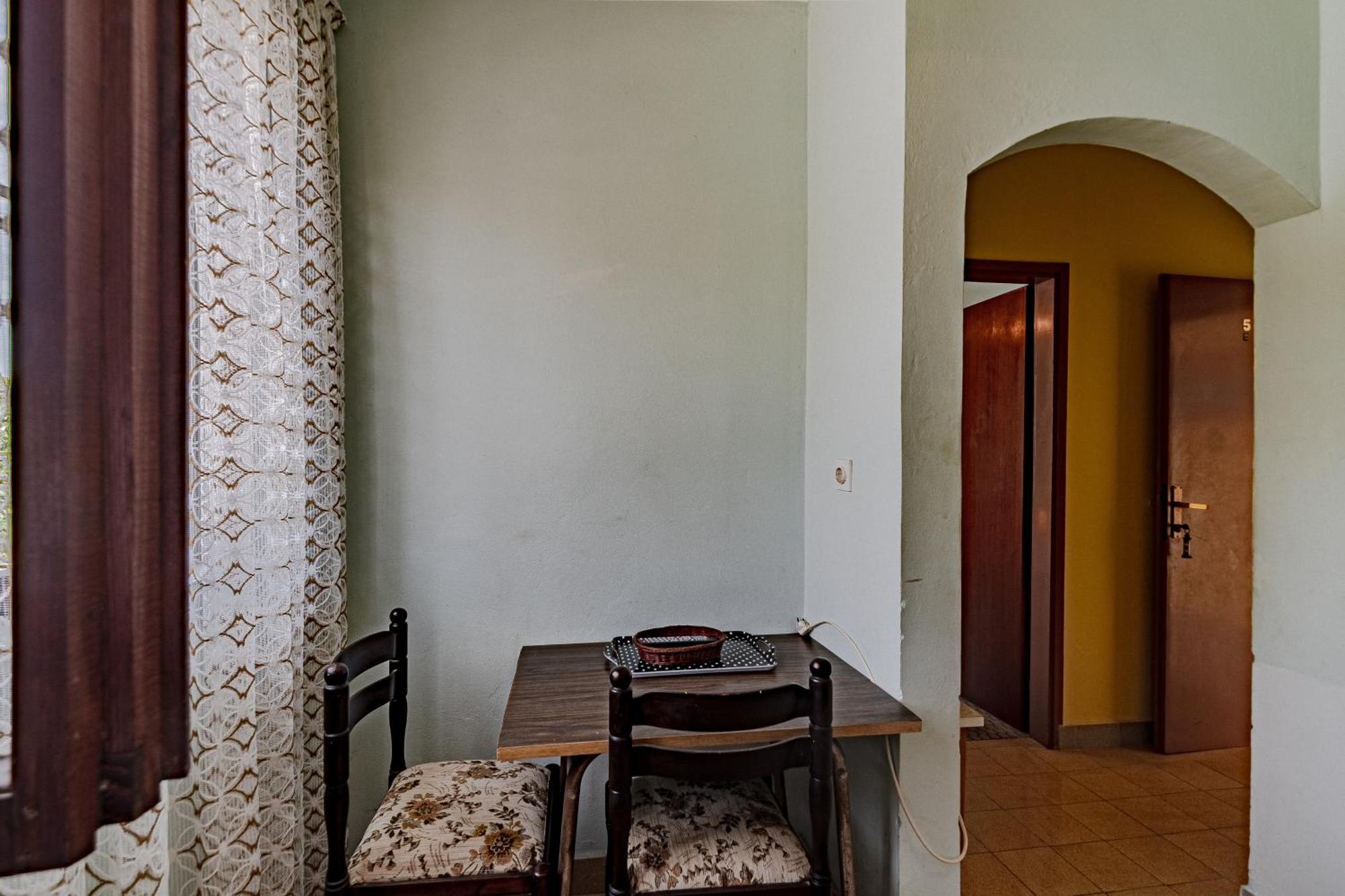 Family Friendly Apartments With A Swimming Pool Zavalatica, Korcula - 183 Номер фото